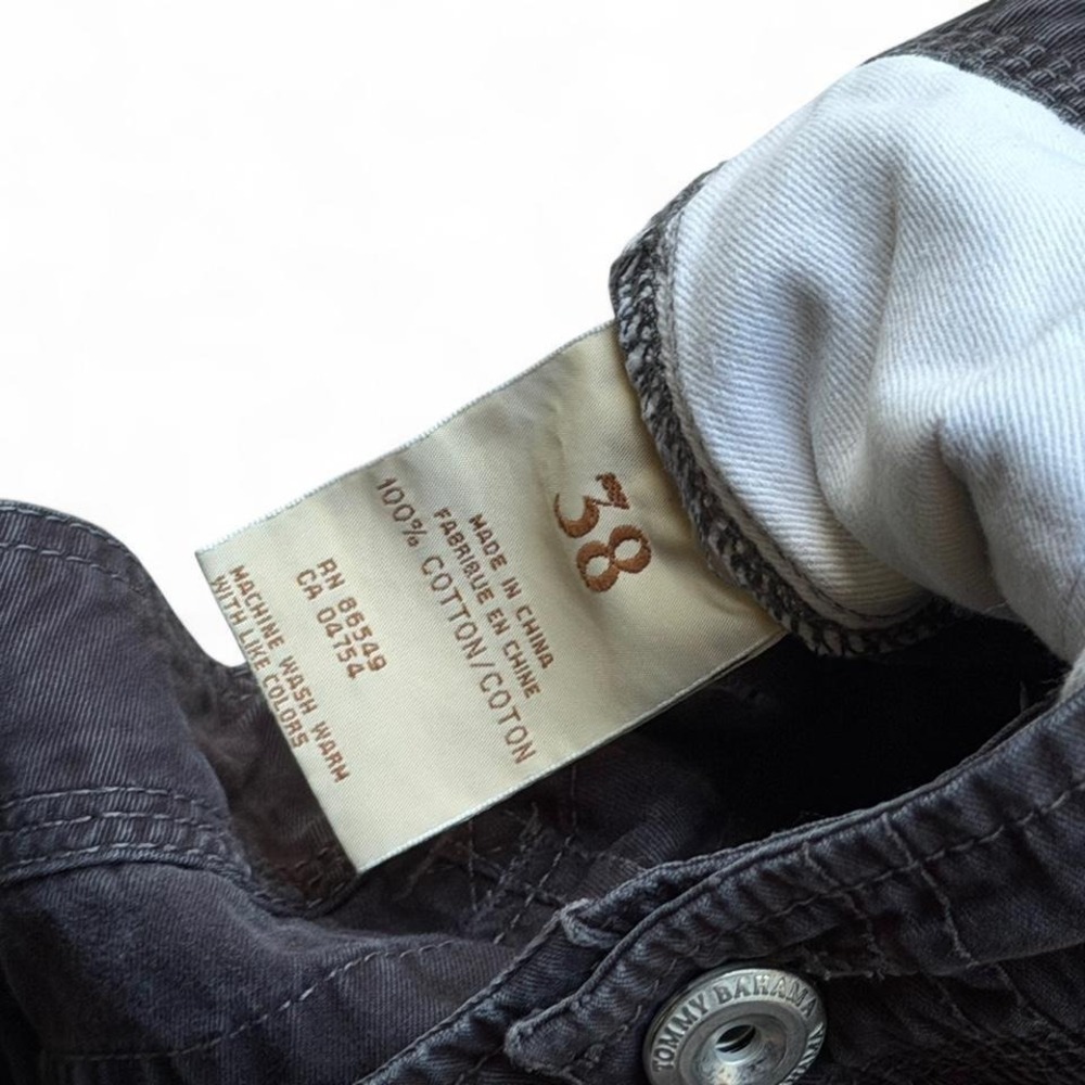 Tommy Bahama Mens Cargo Shorts 38 Faded Black Cotton Multi Pocket Adjustable Y2K - Picture 3 of 8